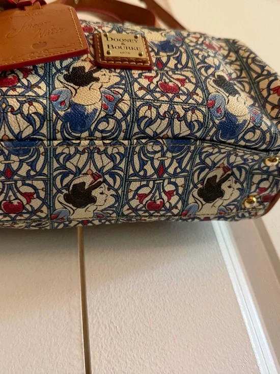 Dooney & Bourke Snow White Disney Rare Small Satchel Leather Purse Handbag - Picture 6 of 13